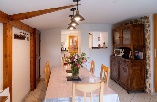 Belz House | Holiday Home 'Maison de Pays' with Private Garden and Wi-Fi