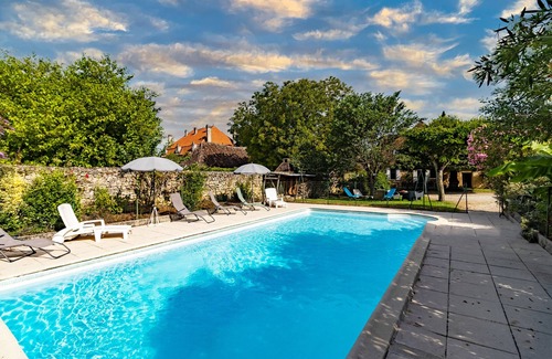 Le Cler House | Holiday Home 'Maison En Pierre Piscine Clim' with Private Pool, Wi-Fi and Air Conditioning