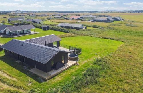 Lokken House | Holiday Home Månviva - 500m from the sea by Interhome