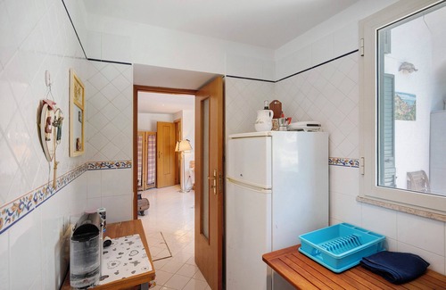 Maiori House | Holiday Home 'Mare E Limoni' with Sea View, Wi-Fi and Air Conditioning