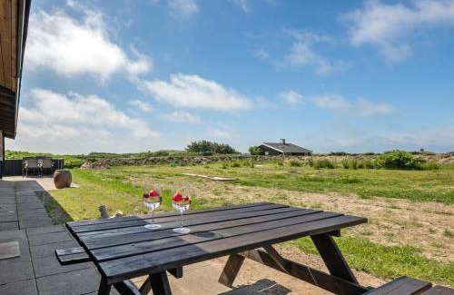 Lokken House | Holiday Home Matina - 100m from the sea by Interhome