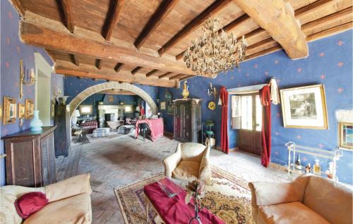 Montefiascone House | Holiday Home Montefiascone 96 With Outdoor Swimmingpool