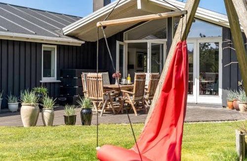 Nørre Lyngby House | Holiday Home Nadica - 400m from the sea by Interhome
