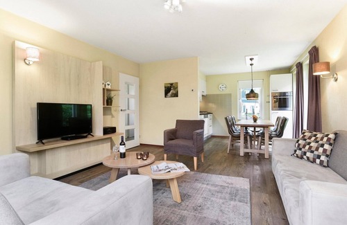 Diessen House | Holiday Home in Diessen with Private Sauna