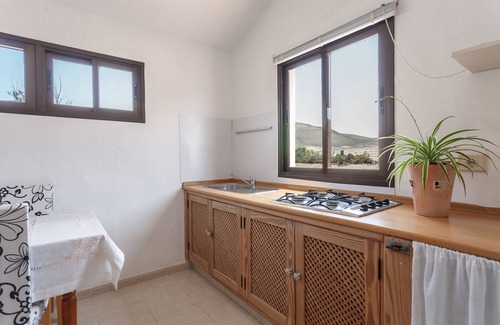La Oliva House | Holiday Home "Oasis en Cotillo" with Terrace, Grill, Panoramic View & Fans