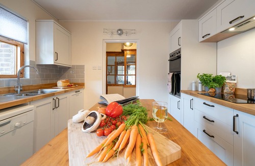 Bembridge Cottage | Holiday Home of Character Bembridge Isle of Wight Close Beach