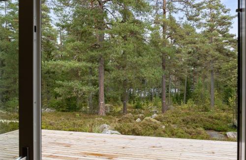 Sodersvik House | Holiday home on Radmanso, Norrtalje with lake view