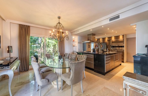 Marbella House | Holiday Home 'Palm Beach Frontline Penthouse' with Sea View, Wi-Fi and Air Conditioning