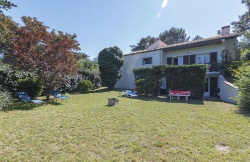 La Palmyre House | Holiday Home Parc de la Résidence by Interhome
