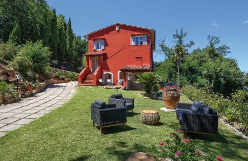 Cascine-La Croce House | Holiday Home Piero by Interhome