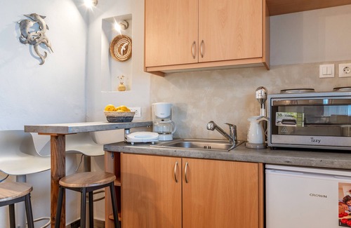 Agios Ioannis House | Holiday Home 'Porto Galini Tinos Triantaros 104' with Private Terrace, Wi-Fi and Air Conditioning