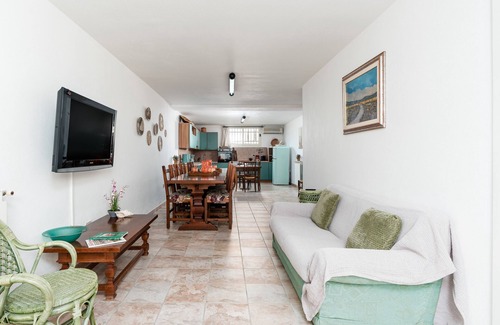 Orosei House | Holiday Home 'Residenza Mediterranea' with Sea View, Garden, and Air Conditioning