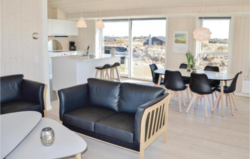 Klegod Strand House | Holiday Home Ringkøbing With A Fireplace 02