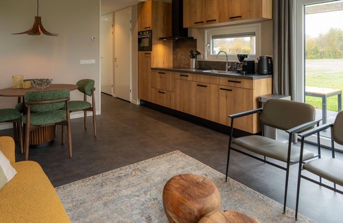 Sint Nicolaasga House | Holiday home surrounded by water and forest