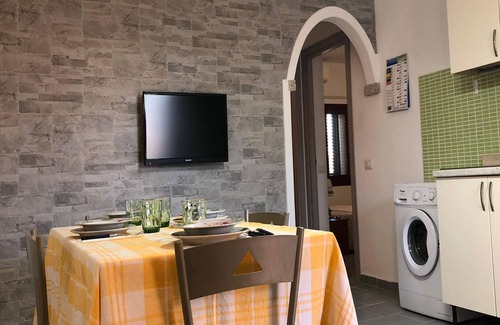 Budoni House | Holiday Home Sadomo De Rosa 2 close to the Beach with Shared Garden