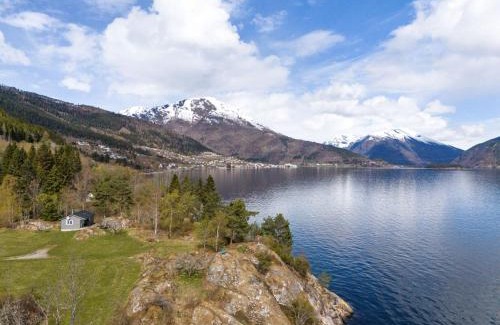 Balestrand House | Holiday Home Sandviki by Interhome
