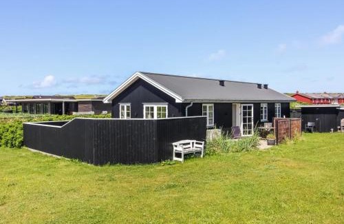 Nr. Lyngby Strand House | Holiday Home Sanni - 225m from the sea by Interhome