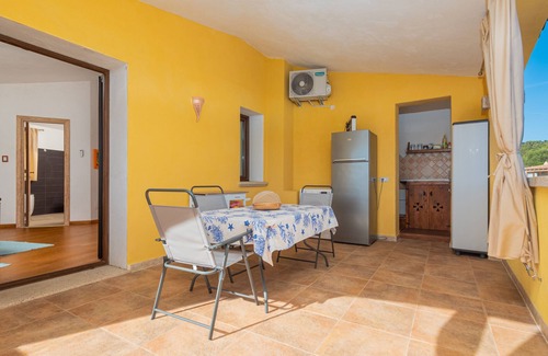 Cannigione House | Holiday Home 'Seahouserent' with Large Sea View Terrace, Garden and Wi-Fi