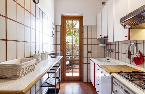 Camaiore House | Holiday Home 'Seaview Camaiore' with Sea View, Private Pool and Wi-Fi