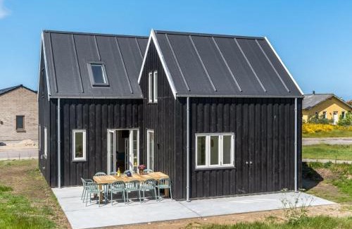 Lokken House | Holiday Home Spase - 450m from the sea by Interhome