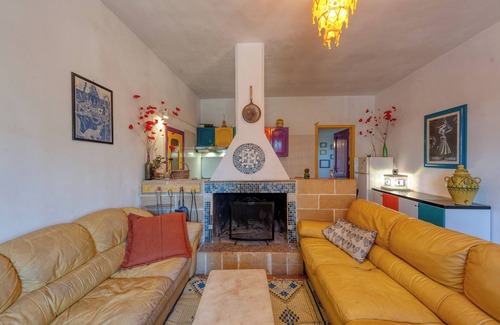 Giorgilorio House | Holiday Home 'Sprocketlandia' with Private Terrace, Shared Garden and Wi-Fi