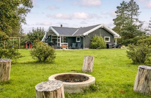 Vejlby Fed House | Holiday Home Stasia - 75m from the sea by Interhome