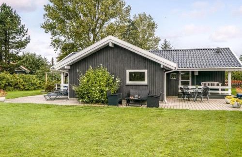 Vejlby Fed House | Holiday Home Stasia - 75m from the sea by Interhome