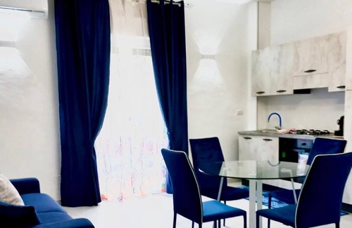 Scalea House | Holiday Home "Stefy's House, Blu Room" with Garden & Wi-Fi