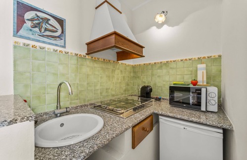 Carloforte House | Holiday Home "Sweet Dream House" with Private Terrace & Wi-Fi