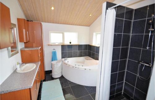Lyngsbæk Strand House | Holiday Home Sydbakken Ebeltoft