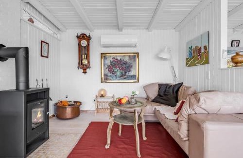 Ronde House | Holiday Home Sylvia - 450m from the sea by Interhome
