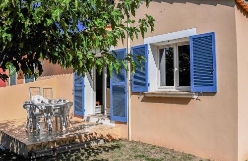 Pineto House | Holiday Home T3 Cabine by Interhome