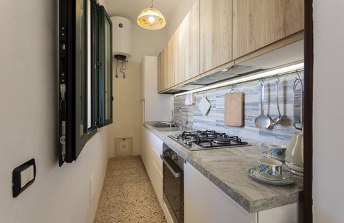 Marinella di Selinunte House | Holiday Home 'The Rising Sun' with Sea View, Wi-Fi and Air Conditioning