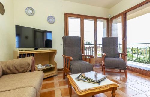 Creixell House | Holiday Home Tres Olivos by Interhome