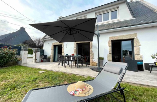 Ploemeur House | Holiday Home 'Ty Glou Maison Charmante' with Private Terrace, Private Garden and Wi-Fi