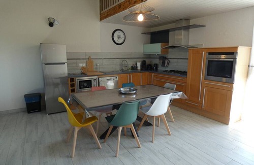 Cleder House | Holiday Home 'Ty Reuniou - La Grange' with Sea View, Shared Terrace and Wi-Fi