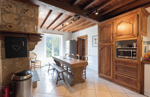 Aydius House | Holiday Home 'Ty Sioul - Mountain View' with Mountain View, Private Terrace and Wi-Fi