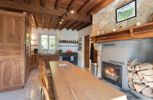 Aydius House | Holiday Home 'Ty Sioul - Mountain View' with Mountain View, Private Terrace and Wi-Fi