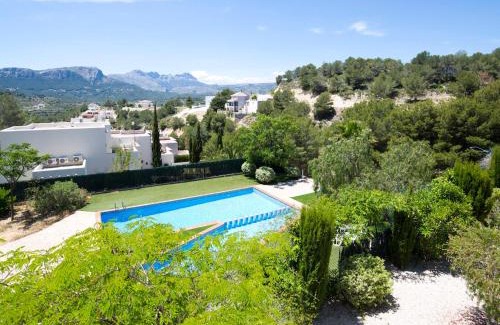 Empedrola House | Holiday Home Una by Interhome