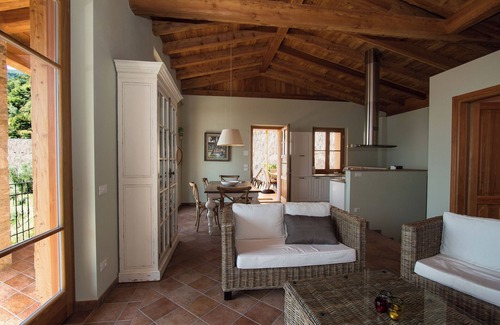 Limone sul Garda House | Holiday Home 'Villa Limone' with Lake View, Private Terrace and Wi-Fi