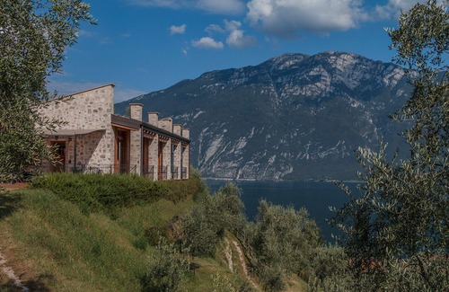 Limone sul Garda House | Holiday Home 'Villa Limone' with Lake View, Private Terrace and Wi-Fi