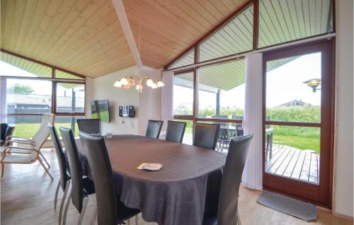 Ronde House | Holiday Home Valmuevej Rønde Ix
