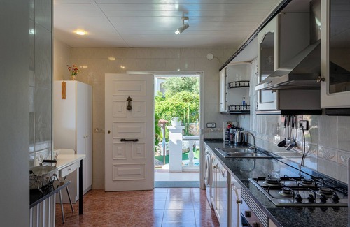 Lloret de Mar House | Holiday Home 'Villa Maria' close to the Sea with Pool & Wi-Fi