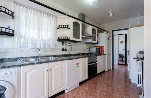 Lloret de Mar House | Holiday Home 'Villa Maria' close to the Sea with Pool & Wi-Fi