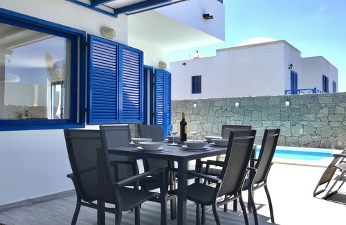 Playa Blanca Villa | Holiday Home 'Villa Katarina' with Private Pool, Wi-Fi and Air Conditioning