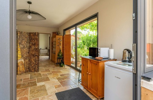 Malaucene House | Holiday Home 'Villa La Mireio' with Private Terrace, Wi-Fi and Air Conditioning