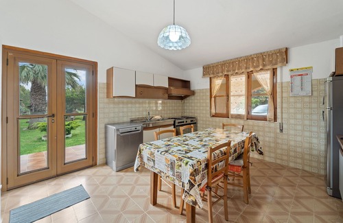 Castiadas House | Holiday Home 'Villa La Palma' with Mountain View, Wi-Fi and Air Conditioning