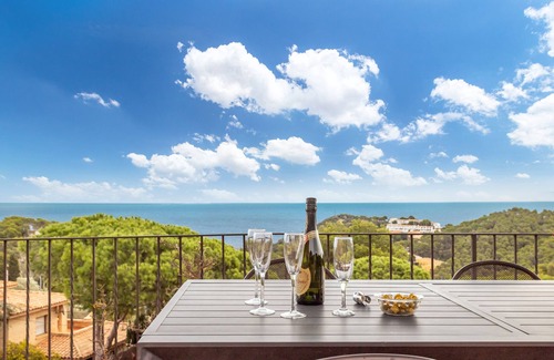 Begur House | Holiday Home 'Villa La Veleta On Costa Brava' with Sea View, Private Pool and Wi-Fi