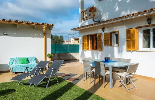 Sa Rapita House | Holiday Home "Villa Marys" close to the Sea with Private Garden & Wi-Fi