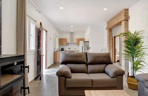 San Ambrosio House | Holiday Home "Villa Montemedio - Paco" with Private Pool and Mountain View
